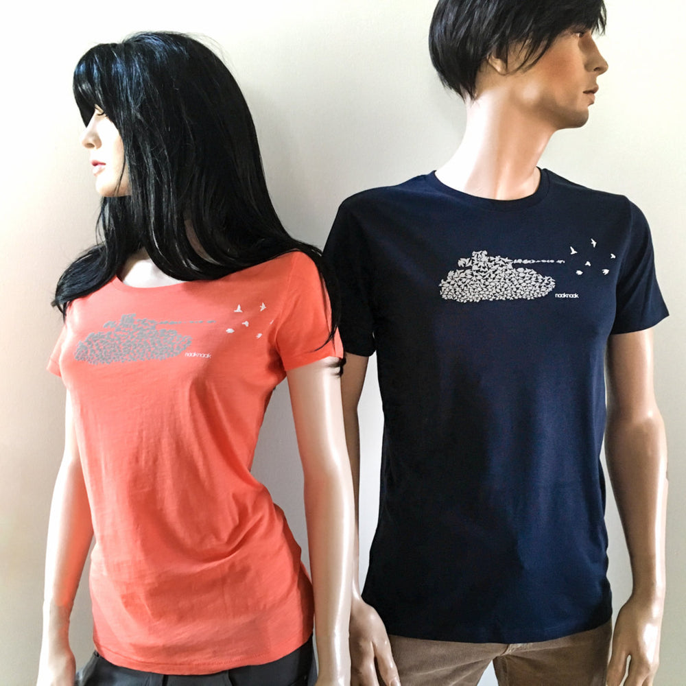 Panzer T-Shirt Bio FAIR für Männer oder Frauen Military Panzer schießt mit Vögeln dunkelblau mit flauschigem Motiv aus Flock  weitere Farben