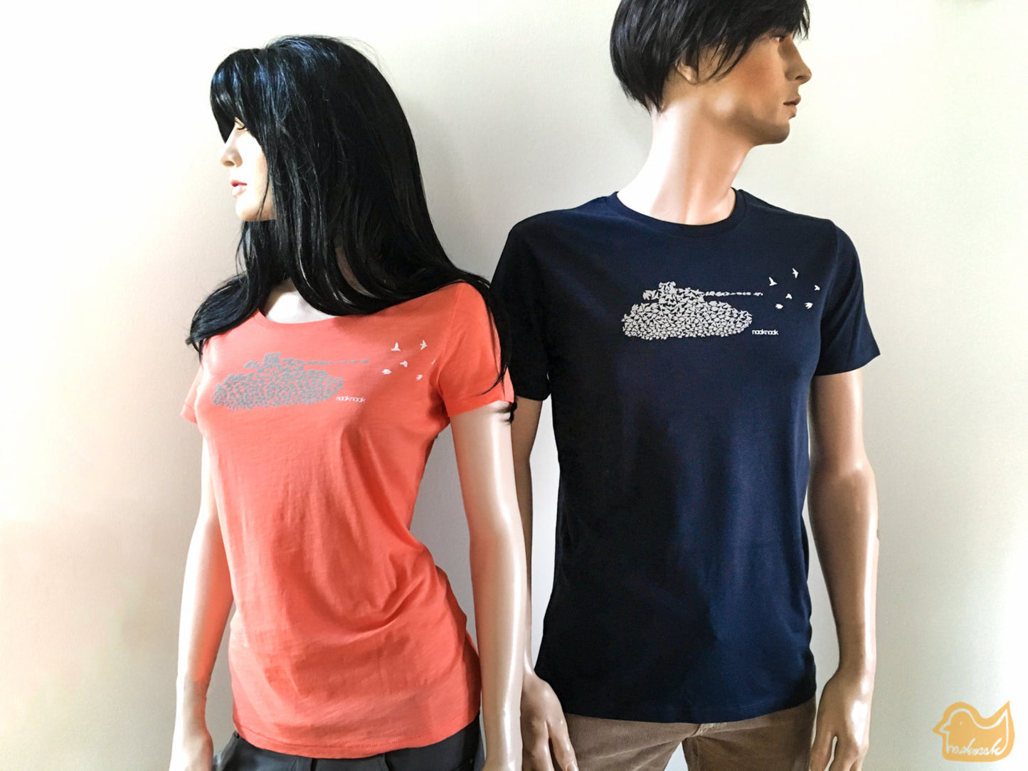 Panzer T-Shirt Bio FAIR für Männer oder Frauen Military Panzer schießt mit Vögeln dunkelblau mit flauschigem Motiv aus Flock  weitere Farben