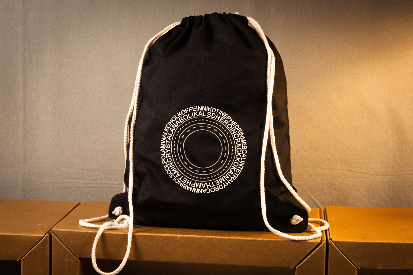 Gymbag Drogenring Turnbeutel rucksack schwarz weiss grau mit Drogen Ring Wörter Druck Motiv aus Flock in weiss + weitere Farben zu Auswahl