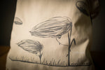 Blumen Zeppelin Einkaufstasche / Zeppelin Jutebeutel natur - grau bedruckter Beutel -  Toll für den Strand oder Sommer von naaknaak