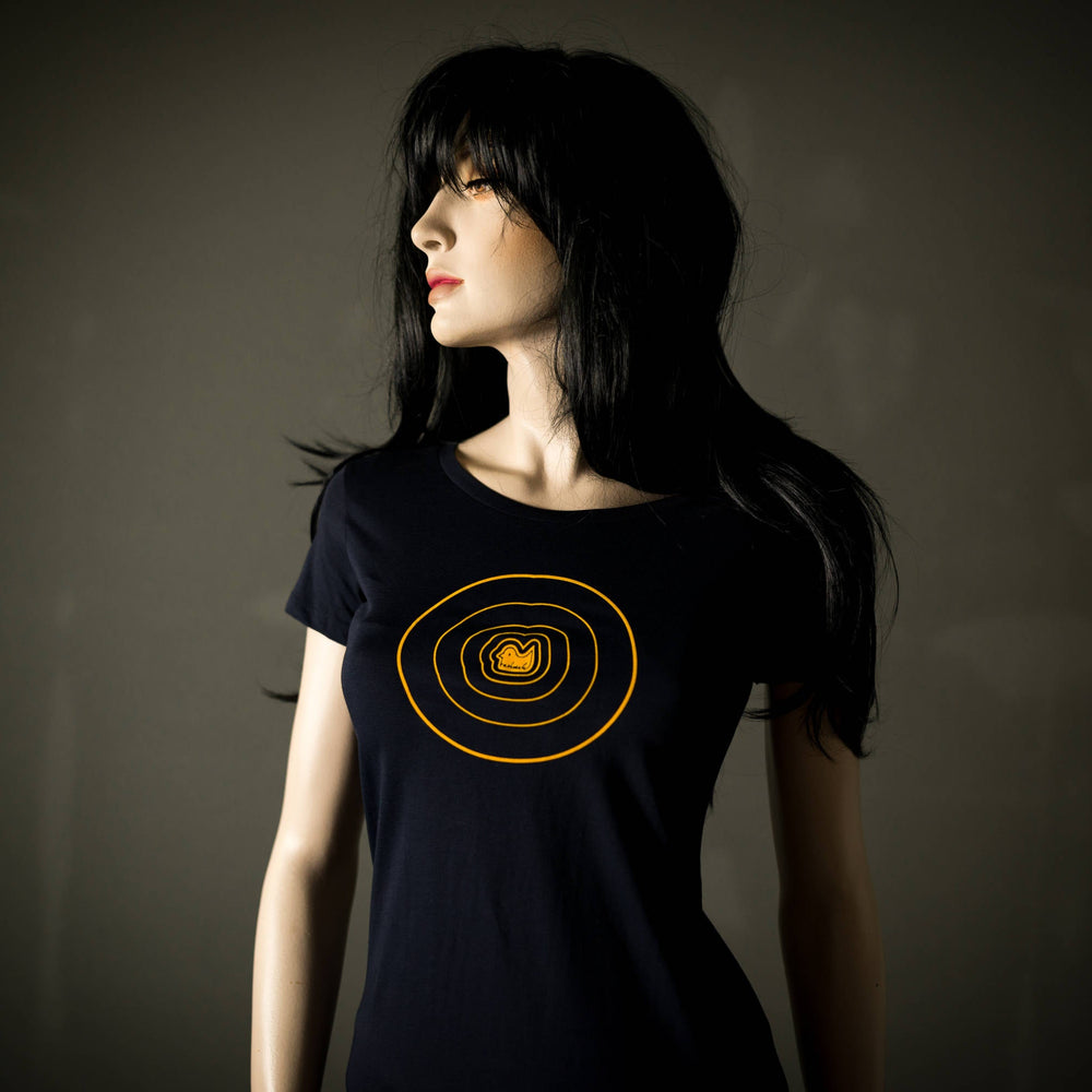 
                  
                    Enten Kreis T-Shirt für Frauen Farbe dunkelblau  - hypnotische gelbe Ente aus flauschigem Flock Motiv von naaknaak Shirt
                  
                