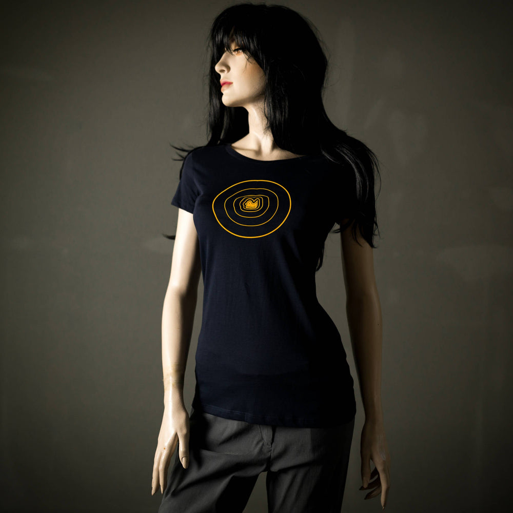 
                  
                    Enten Kreis T-Shirt für Frauen Farbe dunkelblau  - hypnotische gelbe Ente aus flauschigem Flock Motiv von naaknaak Shirt
                  
                