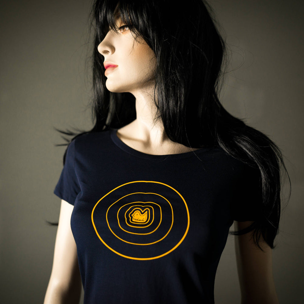 
                  
                    Enten Kreis T-Shirt für Frauen Farbe dunkelblau  - hypnotische gelbe Ente aus flauschigem Flock Motiv von naaknaak Shirt
                  
                