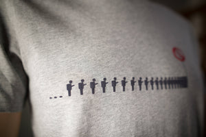 
            
                Load image into Gallery viewer, Lustiges Männer T-Shirt Lemminge Bio Shirt mit lustigem handy Druck Motiv aus Flock für smartphone süchtige grau meliert  + weitere Farben
            
        