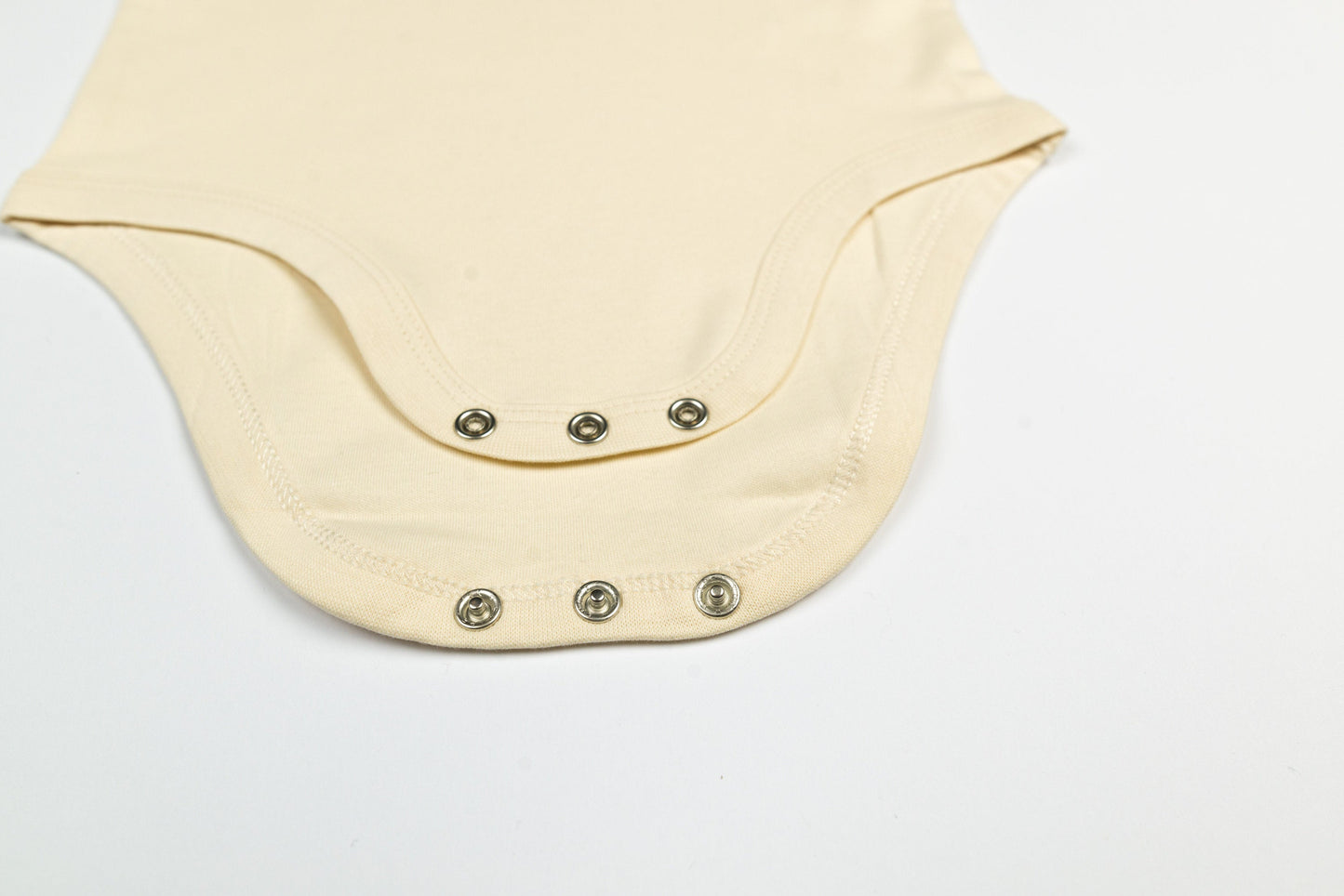 Baby Body aus Bio Baumwolle mit - Es ist ein Baby - Druck aus flauschigem Flock, unisex babykleidung, Strampler baby Geschenk Geburt, Natur