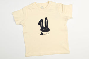 
            
                Load image into Gallery viewer, Baby T-Shirt aus Bio Baumwolle mit niedlichem Hasen Druck aus flauschigem Flock, unisex babykleidung, baby Geschenk geburt
            
        