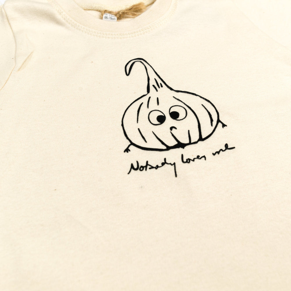 Baby T-Shirt aus Bio Baumwolle mit niedlichem Knoblauch Aufdruck