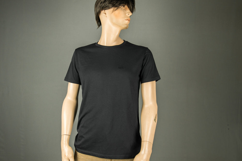 Weisses T-Shirt für Männer aus Biobaumwolle mit minimalistischem Brustlogo aus Flock schwarz