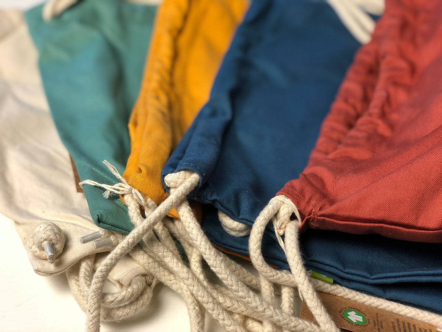 Turnbeutel / Rucksack mit schwarzem Humor Aufdruck, Schwein und Steak , Geschenk für Veganer Papa in Rot und anderen Farben