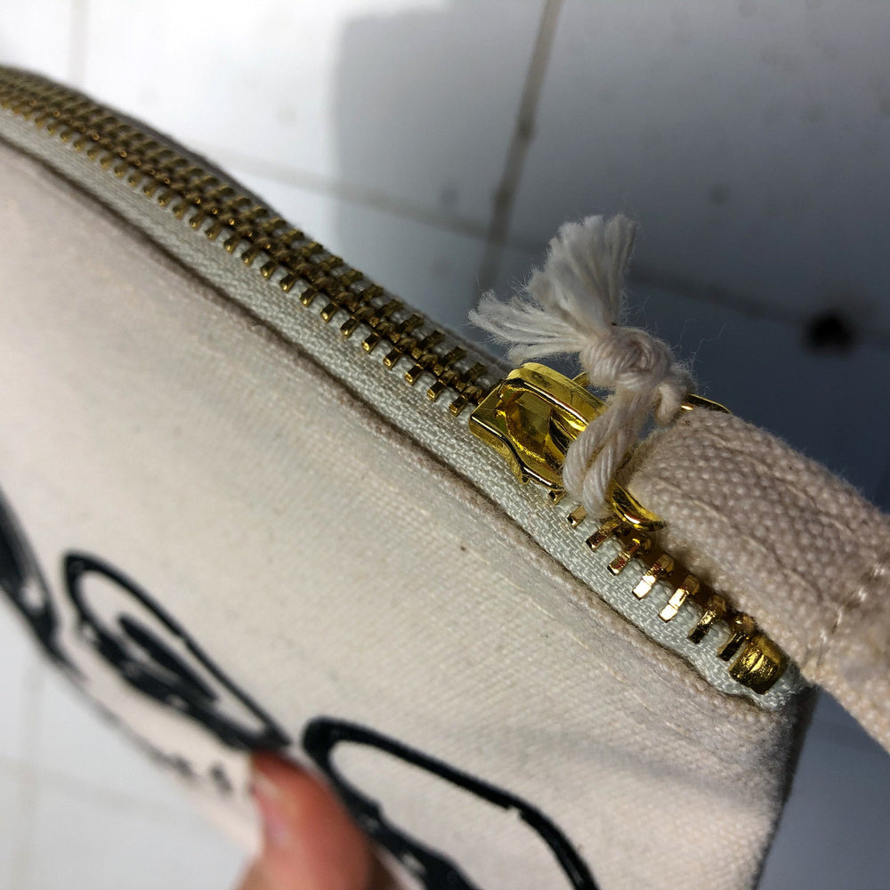 
                  
                    Evolution Kosmetiktasche, Schminktasche, Stiftemäppchen, MakeUp Etui mit Reissverschluss in beige natur aus Biobaumwolle
                  
                